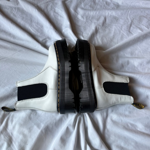 Dr. Martens Audrick Chelsea Platform Boots White- Women's 5 - Picture 4 of 9